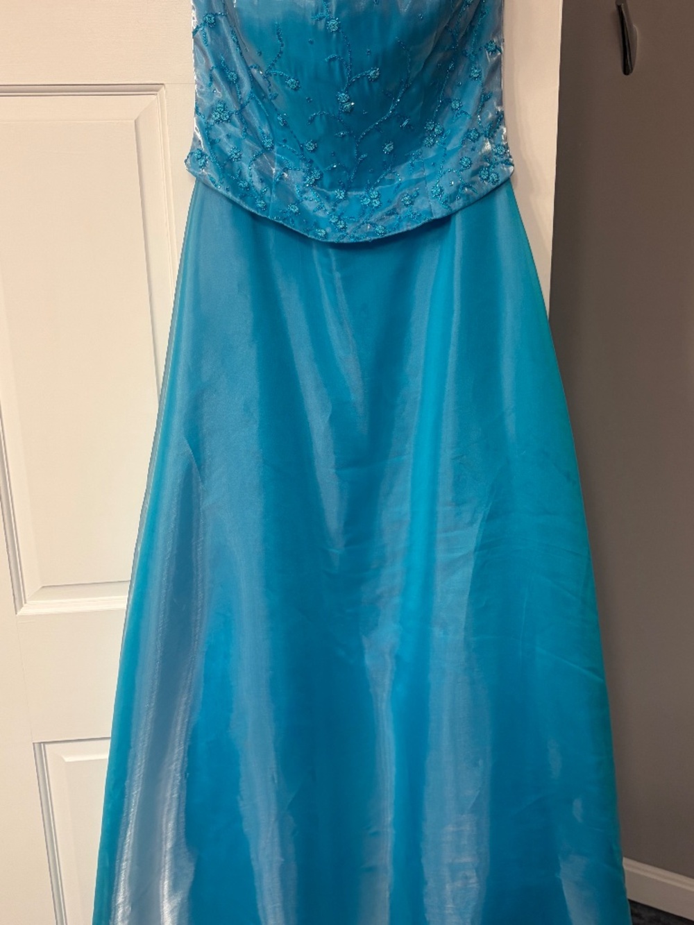 LE GALA by Mon Cheri Prom Dress Size 10 Turquoise Blue Ball Gown Worn Once